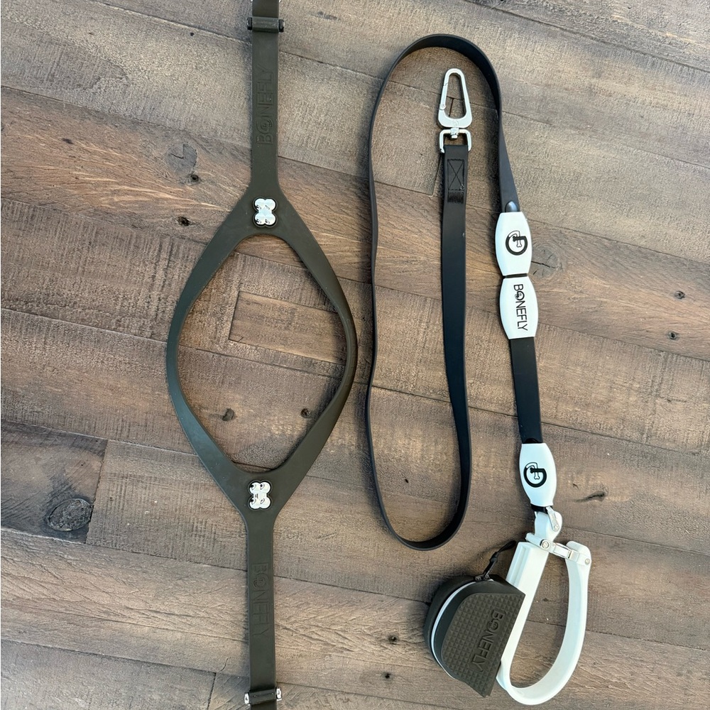 Bonefly Black and White Dog Leash & Harness - Picture 2 of 3